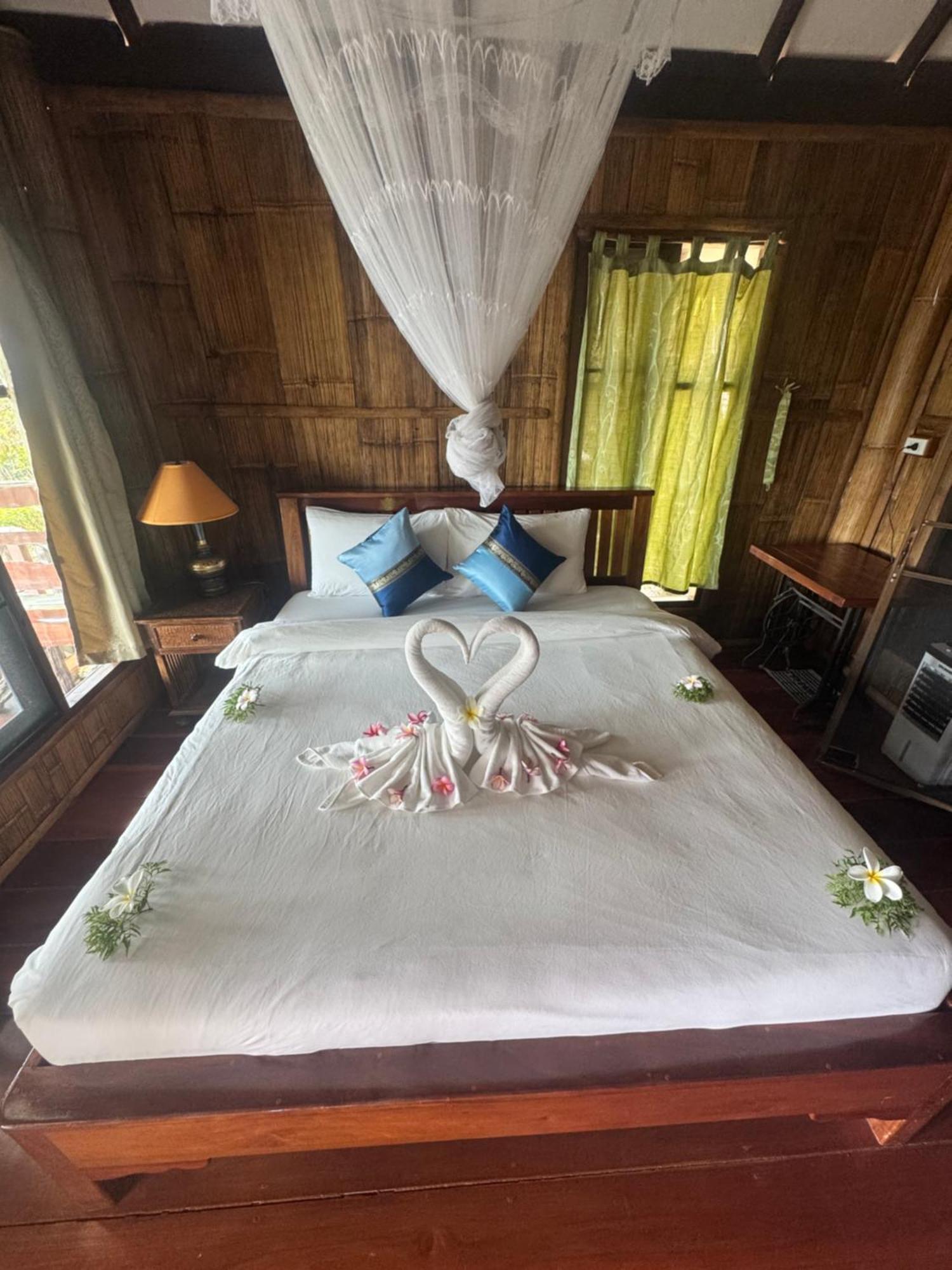 Drifters Anchor Hotel Ban Map Khangkhao Exterior foto